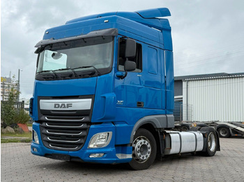 Vetopöytäauto DAF XF 460