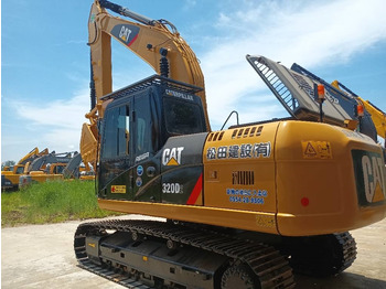 Telakaivukone CAT 320D2: kuva Telakaivukone CAT 320D2