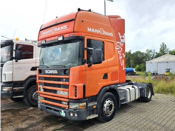 Vetopöytäauto SCANIA 124