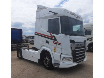 Vetopöytäauto DAF XF 480