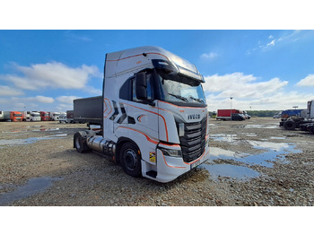 Vetopöytäauto IVECO