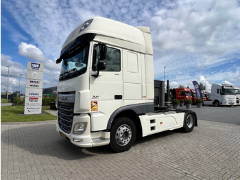 Vetopöytäauto DAF XF 460