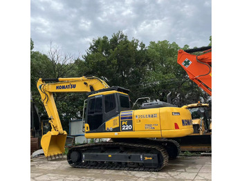 Telakaivukone KOMATSU PC220-8