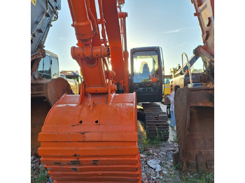 Kaivuri HITACHI ZX210