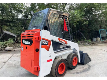 Liukuohjattu kuormaaja Bobcat S 70: kuva Liukuohjattu kuormaaja Bobcat S 70 Liukuohjattu kuormaaja Bobcat S 70: kuva Liukuohjattu kuormaaja Bobcat S 70