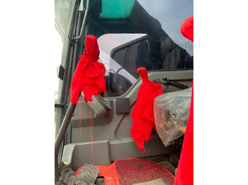 Telakaivukone Volvo EC 240: kuva Telakaivukone Volvo EC 240