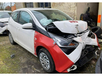 Viistoperä TOYOTA