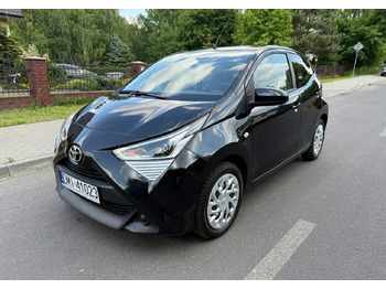 Viistoperä TOYOTA