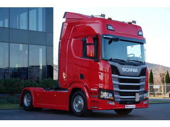 Vetopöytäauto SCANIA R 450