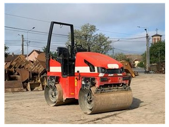 Tiejyrä JCB