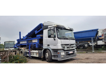 Koukkulava kuorma-auto MERCEDES-BENZ