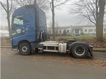 Vetopöytäauto VOLVO FH 460