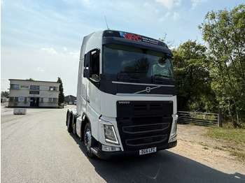 Vetopöytäauto VOLVO FH 460