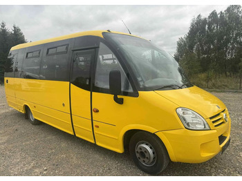 Minibussi IVECO Daily