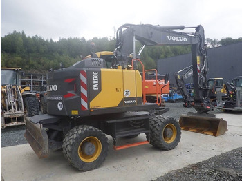 Pyöräalustainen kaivinkone Volvo EWR 170 E: kuva Pyöräalustainen kaivinkone Volvo EWR 170 E