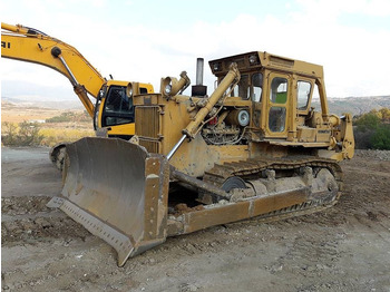 Puskutraktori KOMATSU D155A-1
