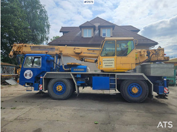 Ajoneuvonosturi LIEBHERR LTM 1025