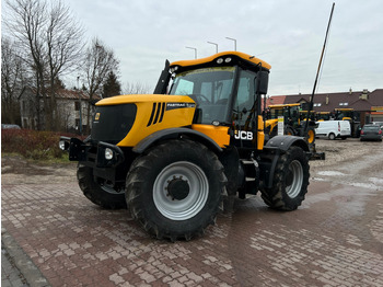 Traktori JCB