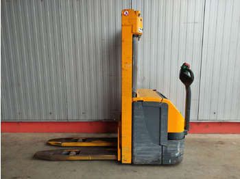 Pinoamistrukki JUNGHEINRICH EJC