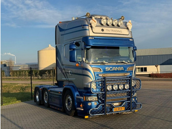 Vetopöytäauto SCANIA R 450
