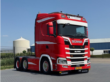 Vetopöytäauto SCANIA S 500