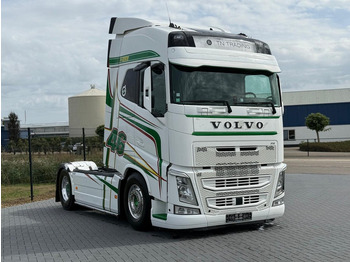 Vetopöytäauto VOLVO FH13 500