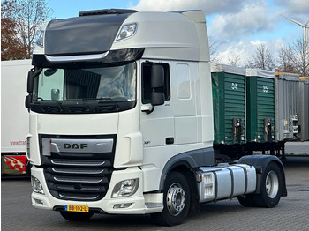 Vetopöytäauto DAF XF 450