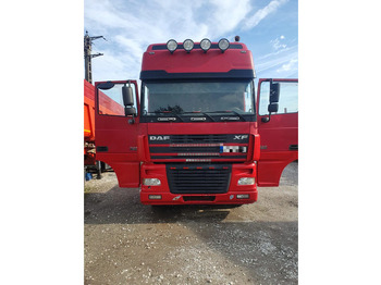 Vetopöytäauto DAF XF 95 430