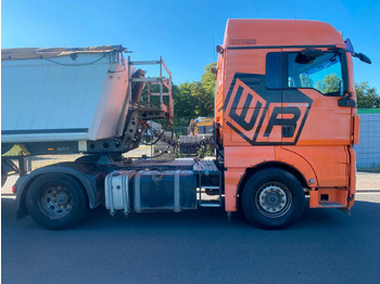 Vetopöytäauto MAN TGX 18.440