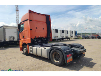 Vetopöytäauto Mercedes-Benz Actros 1845: kuva Vetopöytäauto Mercedes-Benz Actros 1845