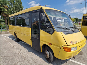 Koulubussi IVECO