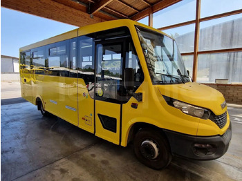 Koulubussi IVECO