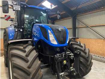 Traktori NEW HOLLAND T7