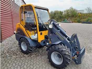 Pyöräkuormaaja Eurotrac W12S med førerhus, skovl og gafler: kuva Pyöräkuormaaja Eurotrac W12S med førerhus, skovl og gafler