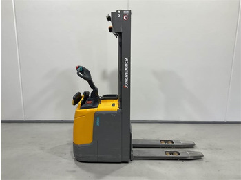 Pinoamistrukki JUNGHEINRICH