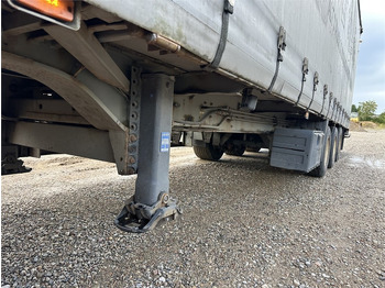 Apuvaunu puoliperävaunu Schmitz Cargobull Machine transport trailer with bag ramp: kuva Apuvaunu puoliperävaunu Schmitz Cargobull Machine transport trailer with bag ramp