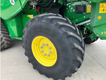 Leikkuupuimuri John Deere S790: kuva Leikkuupuimuri John Deere S790
