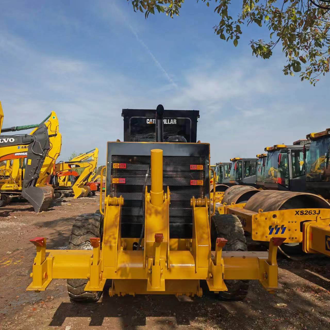 Tiehöylä CATERPILLAR 140H