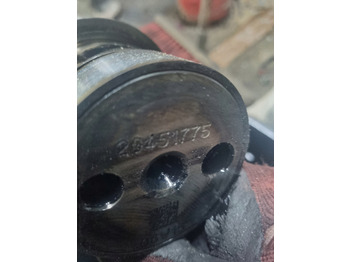 Jakoakseli - Kuorma-auto VOLVO WAŁEK ROZRZĄDU VOLVO FM 9 RENAULT PREMIUM DXI 11: kuva Jakoakseli - Kuorma-auto VOLVO WAŁEK ROZRZĄDU VOLVO FM 9 RENAULT PREMIUM DXI 11