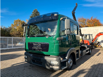 Koukkulava kuorma-auto MAN