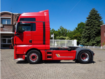 Vetopöytäauto MAN 18.400 TGX SZM 4x2: kuva Vetopöytäauto MAN 18.400 TGX SZM 4x2