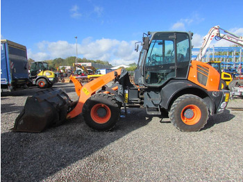 Pyöräkuormaaja KOMATSU WA100