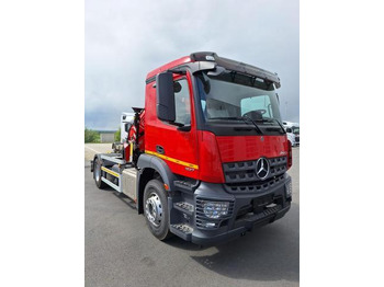 Koukkulava kuorma-auto MERCEDES-BENZ Arocs