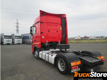 Vetopöytäauto Mercedes-Benz Actros 1845 LS nRL: kuva Vetopöytäauto Mercedes-Benz Actros 1845 LS nRL