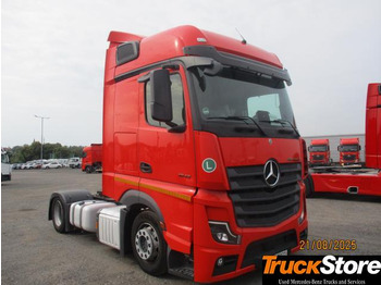 Vetopöytäauto Mercedes-Benz Actros 1845 LS nRL: kuva Vetopöytäauto Mercedes-Benz Actros 1845 LS nRL