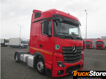 Vetopöytäauto Mercedes-Benz Actros 1845 LS nRL: kuva Vetopöytäauto Mercedes-Benz Actros 1845 LS nRL