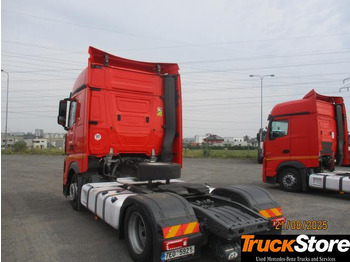 Vetopöytäauto Mercedes-Benz Actros 1845 LS nRL: kuva Vetopöytäauto Mercedes-Benz Actros 1845 LS nRL