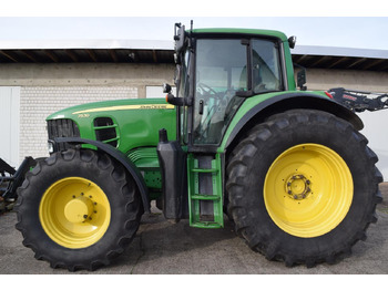 Traktori JOHN DEERE 7530