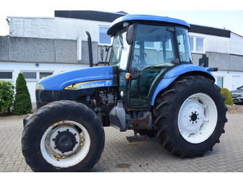 Traktori NEW HOLLAND TD5