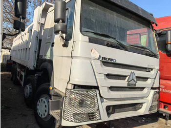 Kippiauto kuorma-auto SINOTRUK HOWO 8x4: kuva Kippiauto kuorma-auto SINOTRUK HOWO 8x4